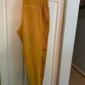 Athleta Brooklyn Jogger - textured